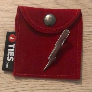 NWOT Lightning tie clip $8